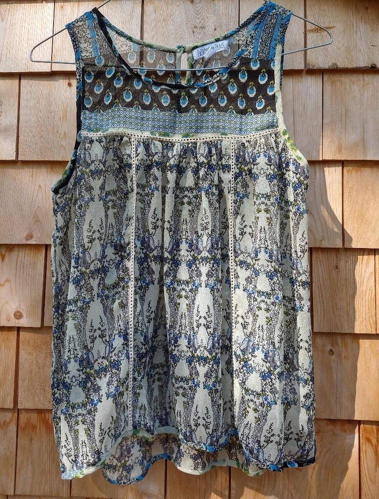 LAST CHANCEAnthropologie Patrons of Peace Tunic